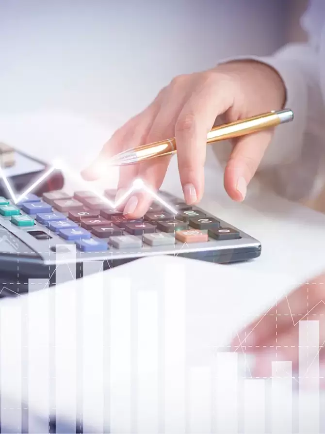 accountant-calculating-profit-wi accountant-calculating-profit-wi